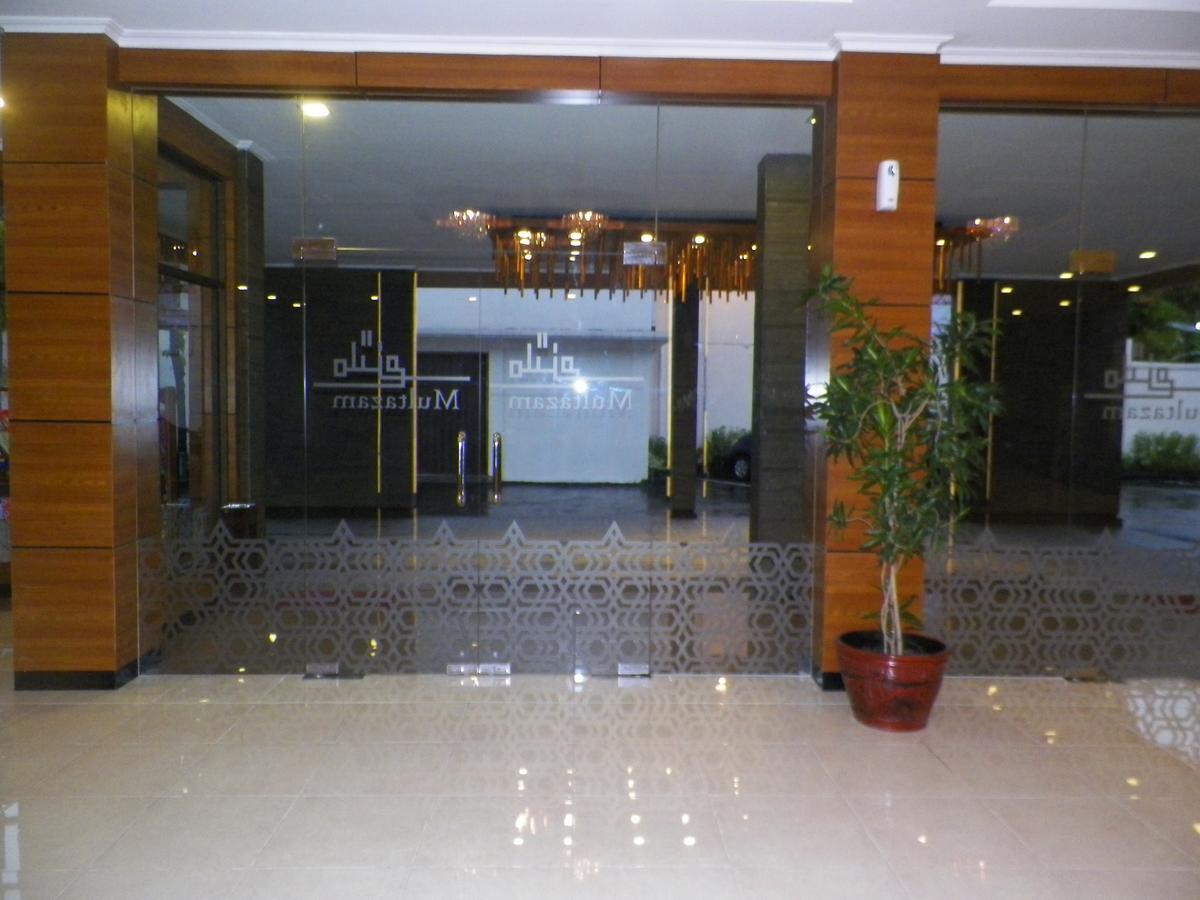 Multazam Hotel Solo Экстерьер фото