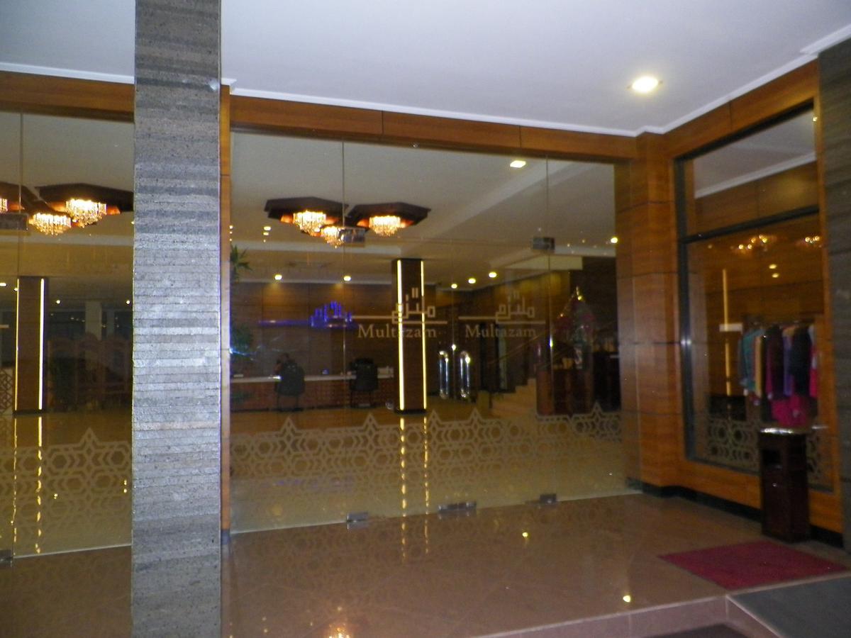 Multazam Hotel Solo Экстерьер фото