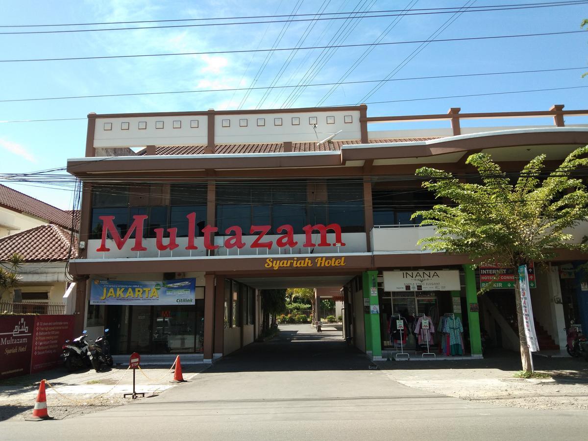 Multazam Hotel Solo Экстерьер фото