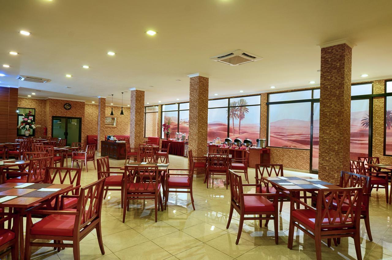Multazam Hotel Solo Экстерьер фото