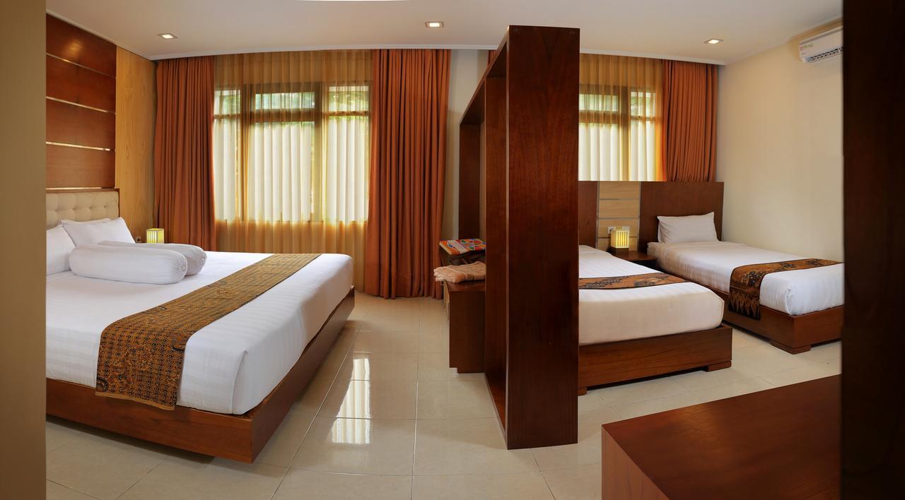 Multazam Hotel Solo Экстерьер фото